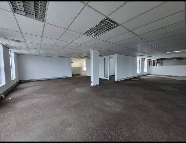 772M² OFFICE TO LET IN CRAIGHALL
